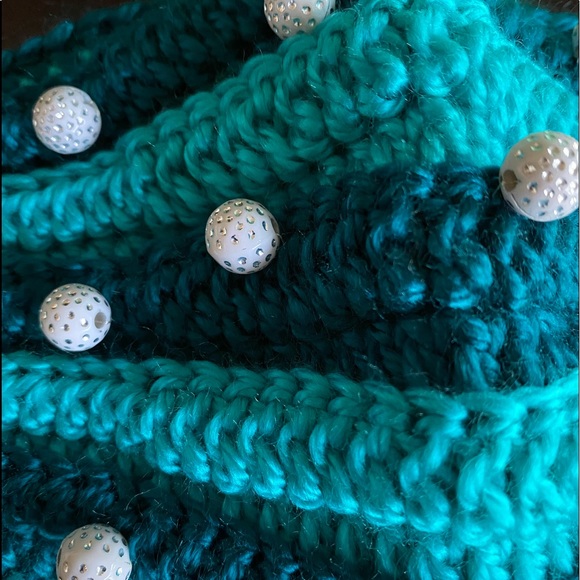 Decorative Hand-knitted Face Mask - Picture 9 of 13